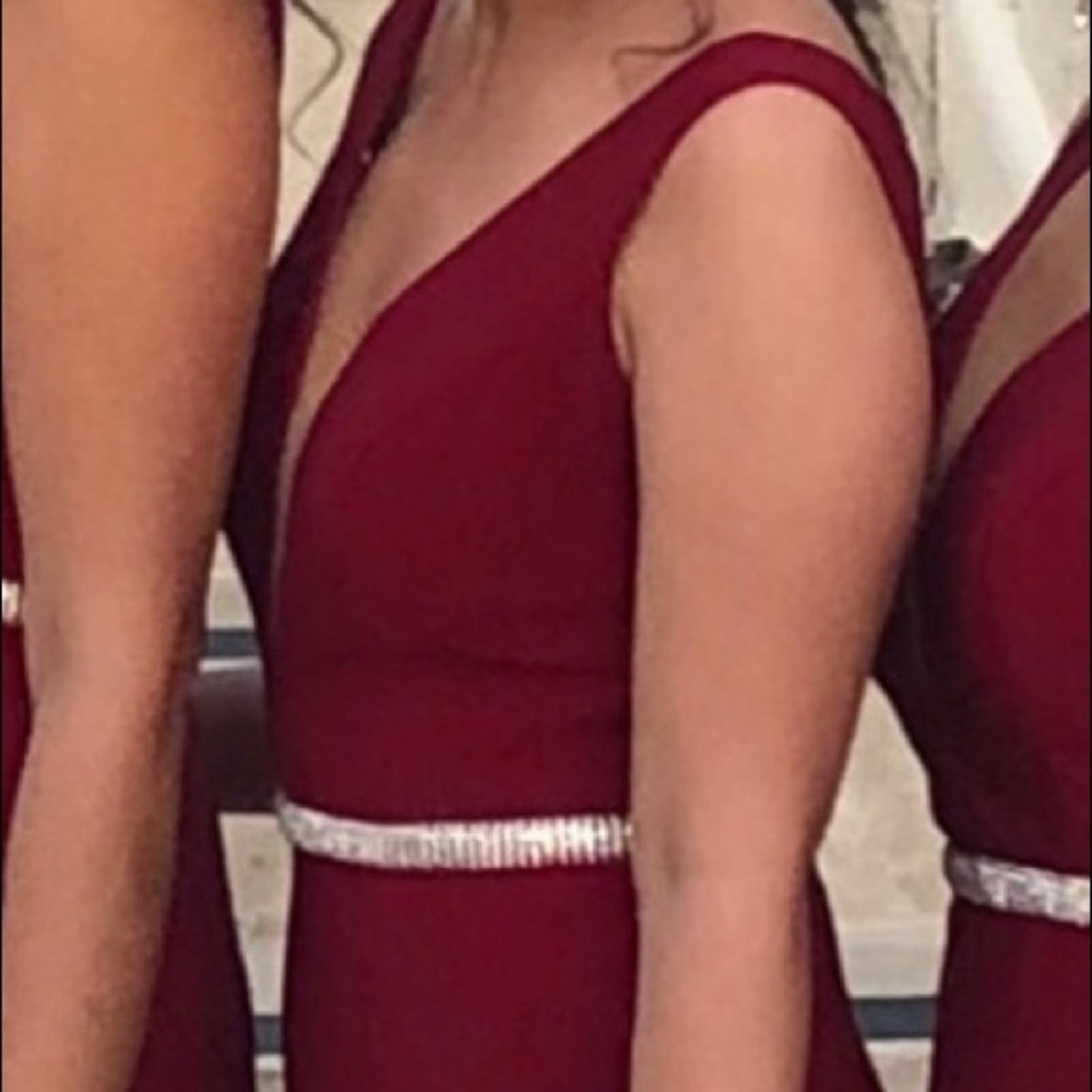 Red Gown - Picture 8 of 8